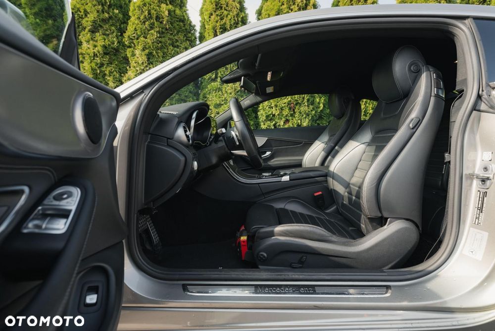 Mercedes-Benz Klasa C 300 9G-TRONIC - 14