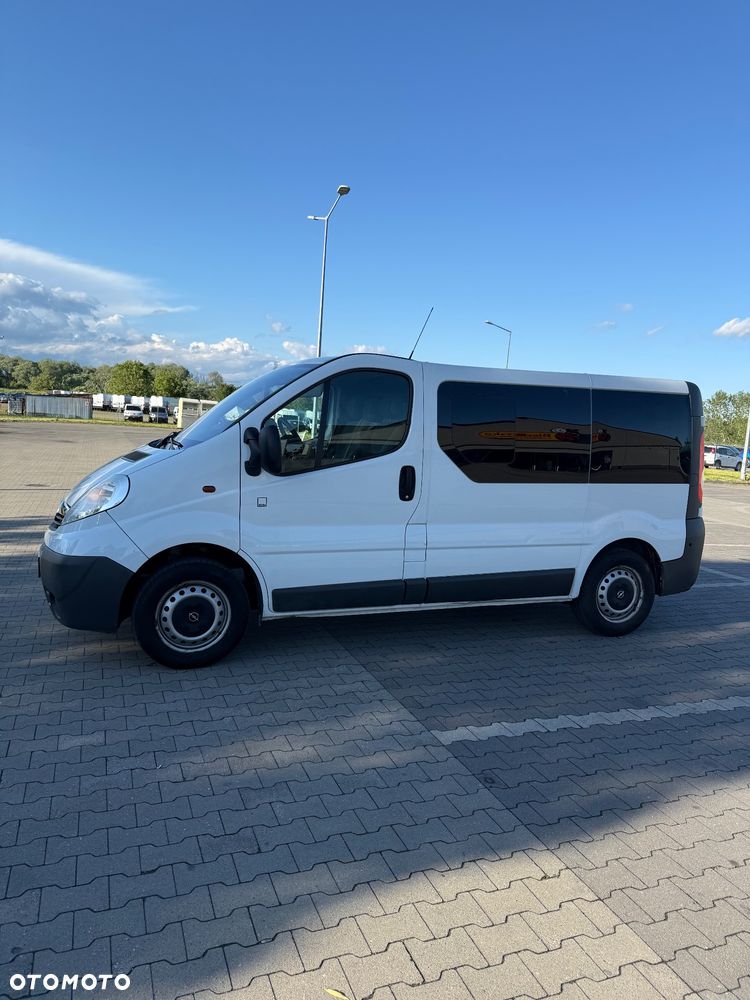 Opel Vivaro - 11