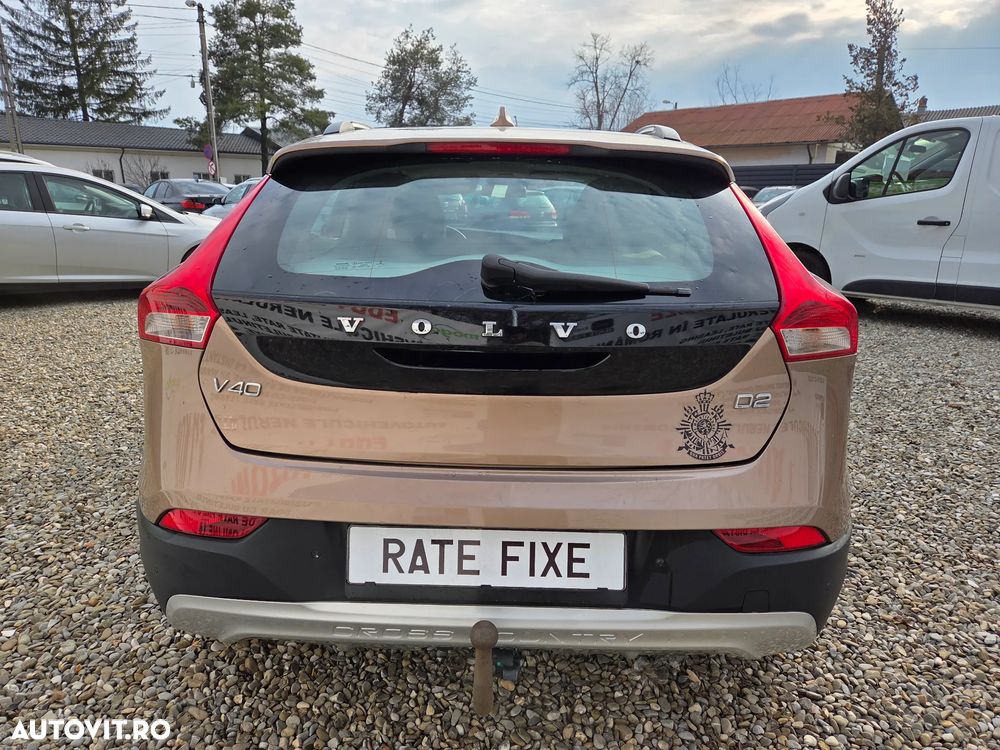 Volvo V40 D2 R Design - 9