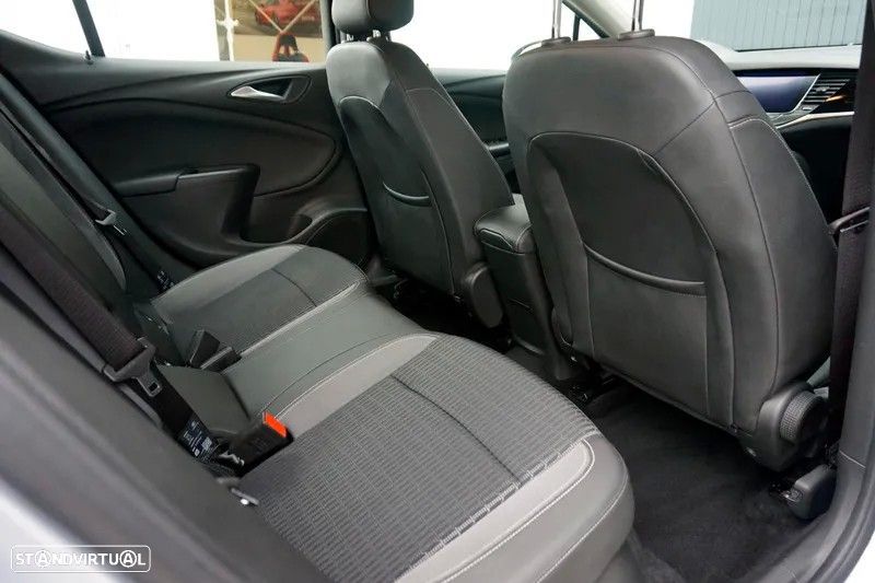 Opel Astra 1.2 Turbo Elegance - 4