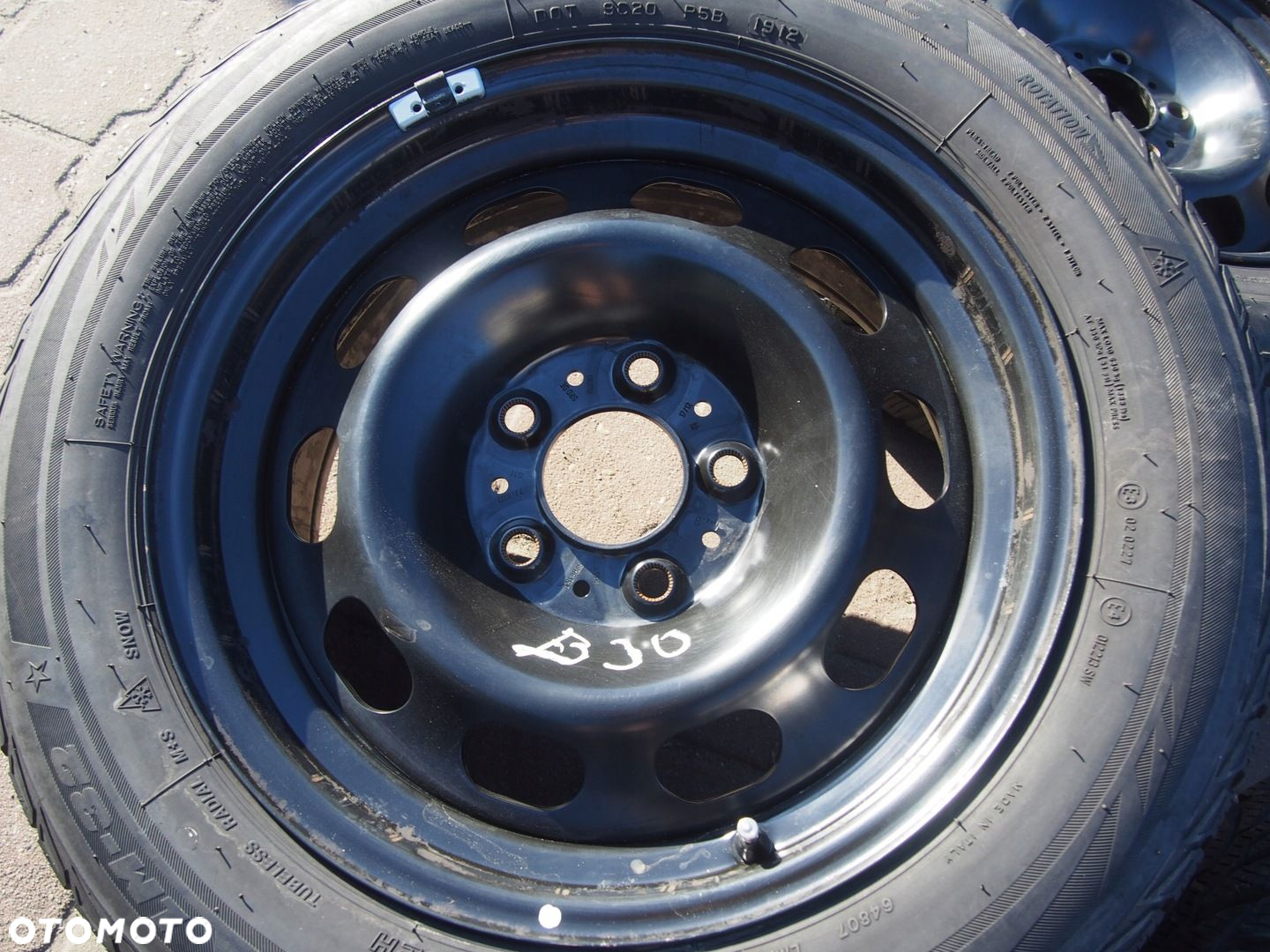 BMW F30 F31 E90 E91 E92 5x120 IS31 205/60R16 92H - 5