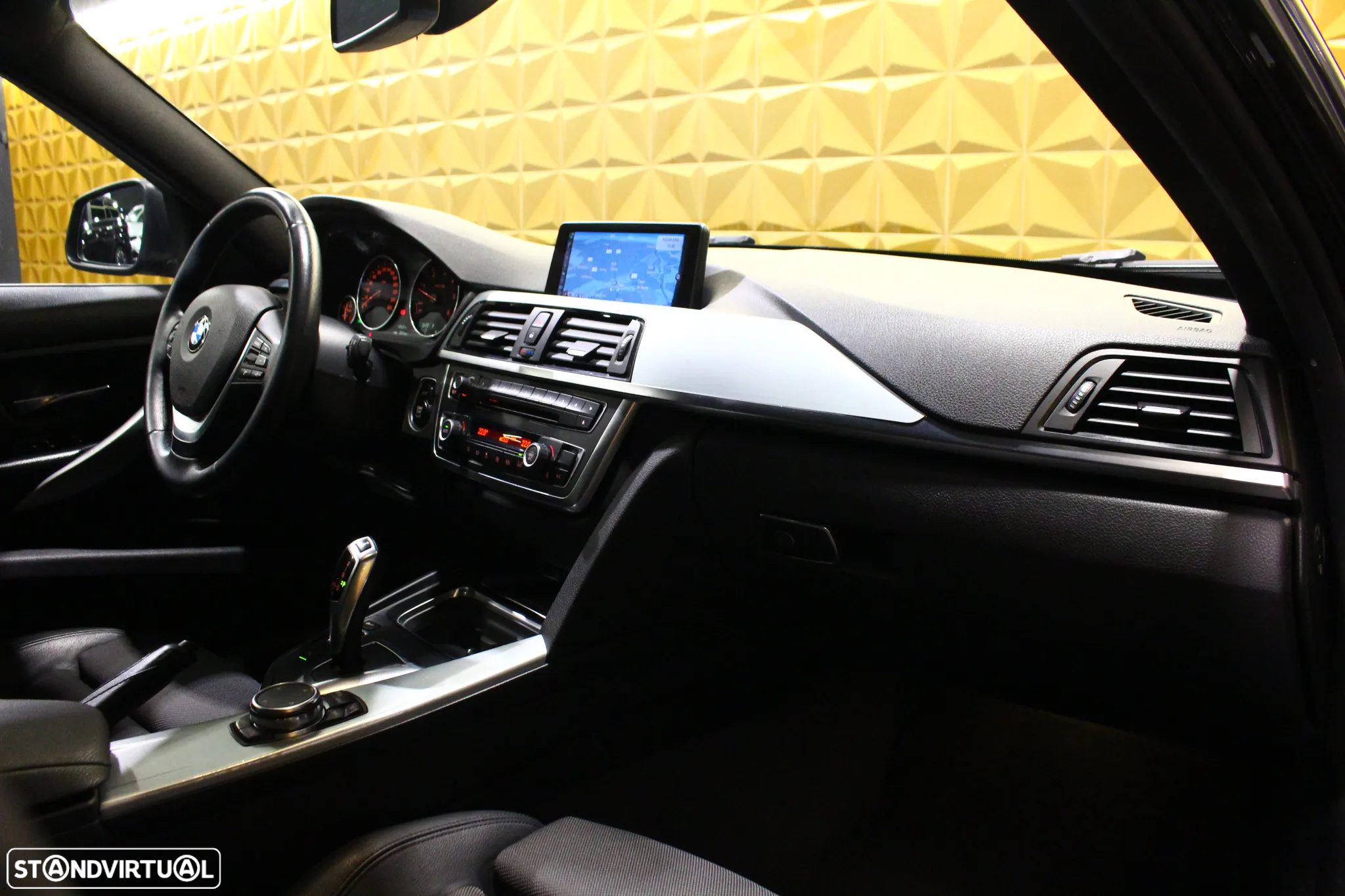 BMW 318 d Touring Auto Line Luxury - 11