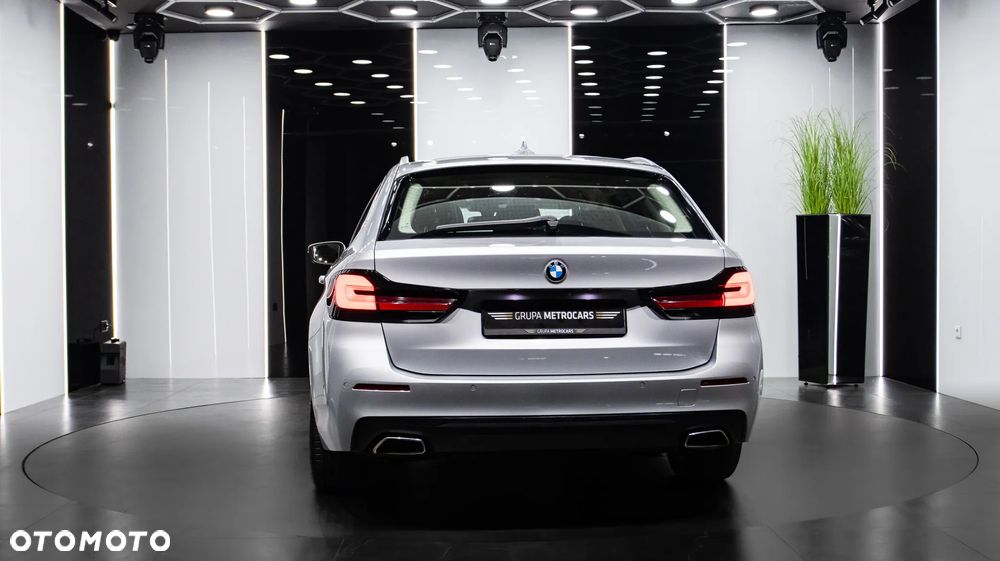 BMW Seria 5 520d xDrive - 6