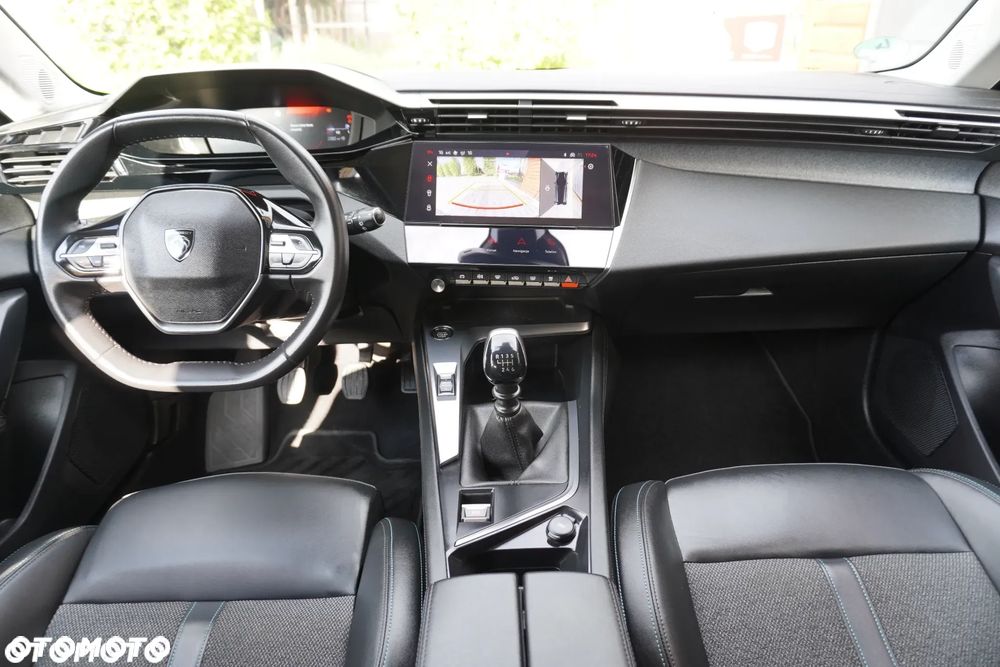 Peugeot 308 - 8