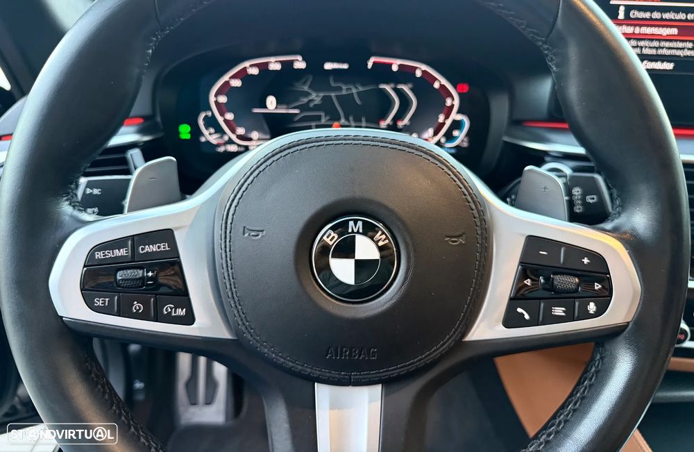 BMW 530 e Pack Desportivo M - 39