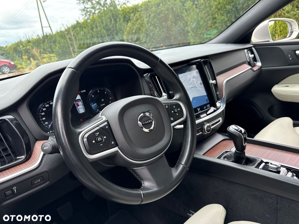 Volvo V60 D3 Summum - 24