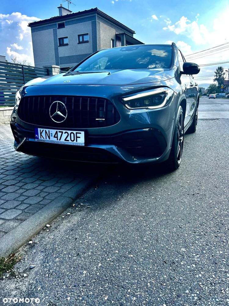 Mercedes-Benz GLA - 21