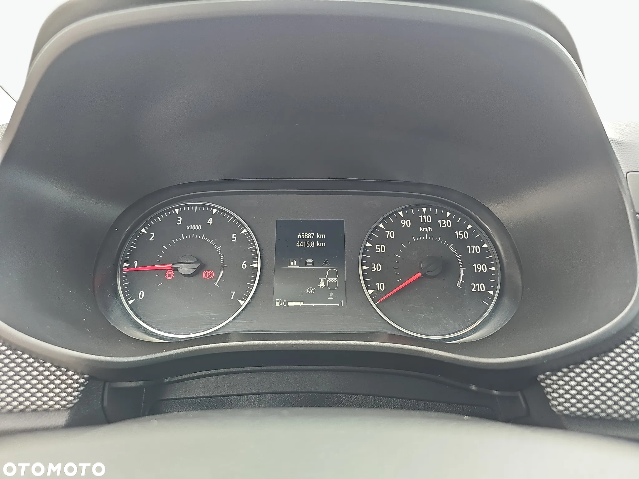 Dacia Jogger 1.0 TCe Comfort 7os - 15