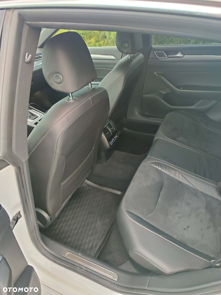 Volkswagen Arteon 2.0 TDI SCR DSG R-Line - 12
