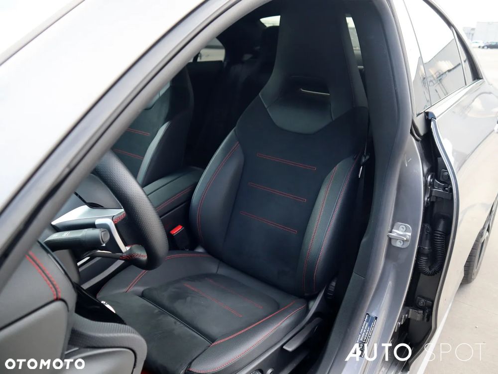 Mercedes-Benz CLA 200 AMG Line 7G-DCT - 14