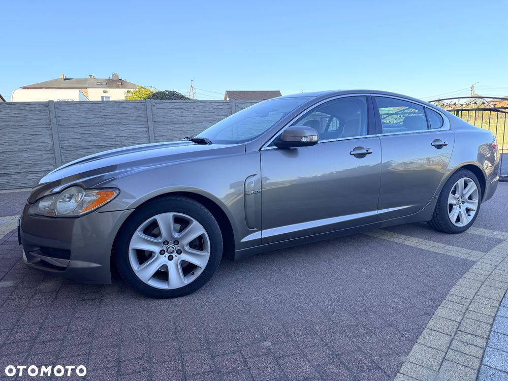 Jaguar XF 2.7 V6 Premium Luxury - 9