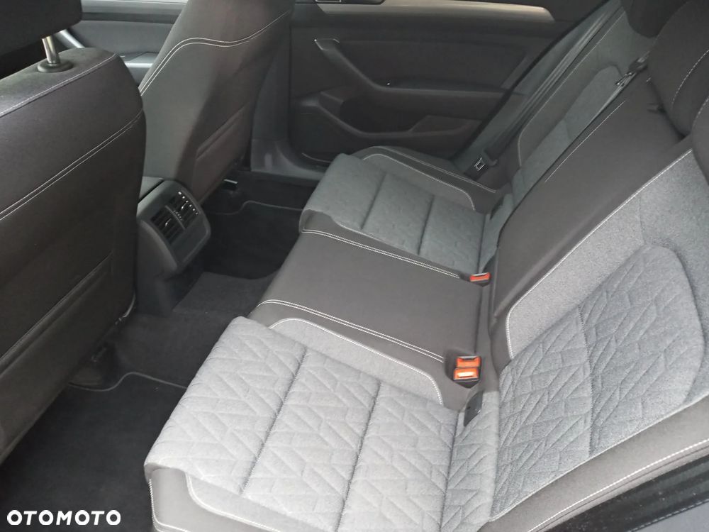 Volkswagen Passat 2.0 TSI Business DSG - 28