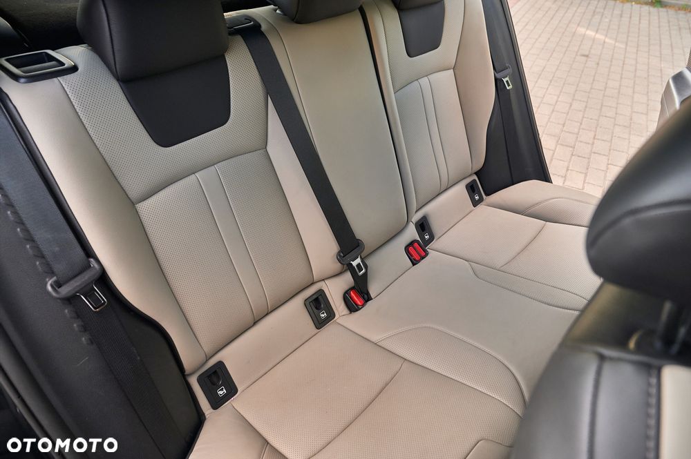 Toyota C-HR 2.0 Hybrid Executive - 31