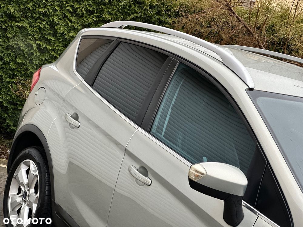 Ford Kuga 2.0 TDCi 2x4 Titanium - 5