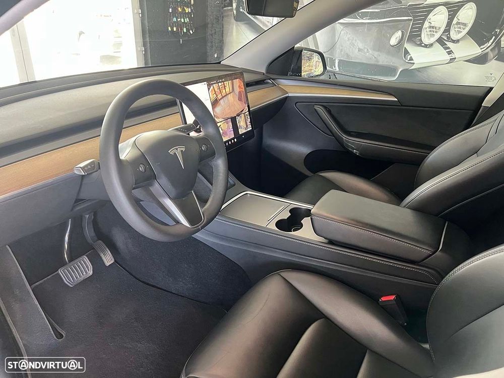 Tesla Model Y RWD - 8