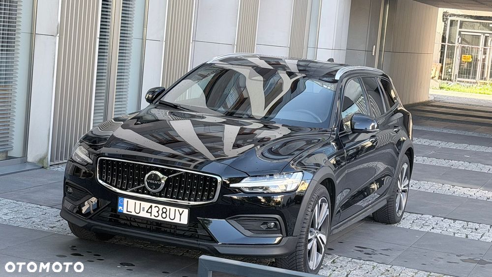 Volvo V60 Cross Country B5 B AWD Plus - 3