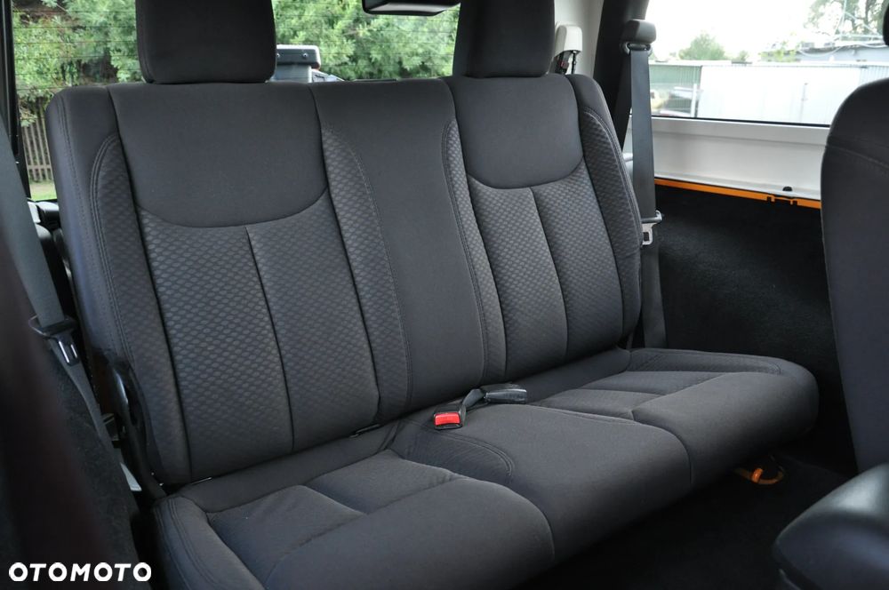 Jeep Wrangler - 31