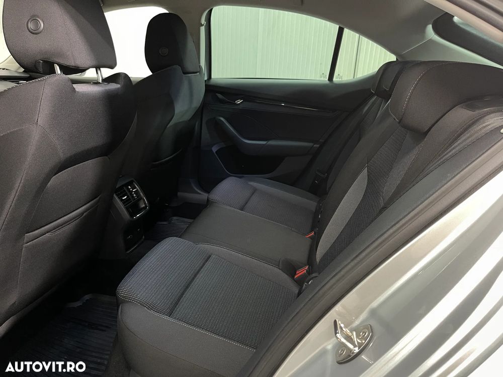 Skoda Octavia 1.5 TSI Ambition - 12