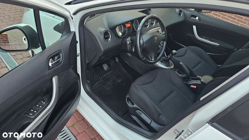 Peugeot 308 HDi FAP 135 Business Line - 32