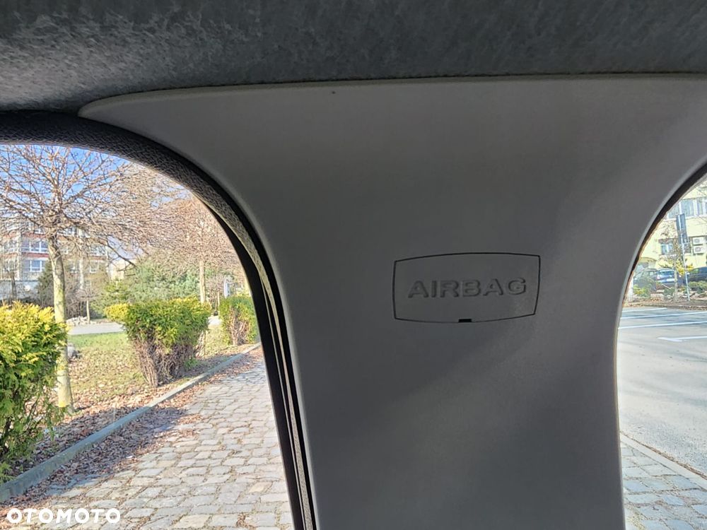 Ford C-MAX 2.0 Ghia - 31