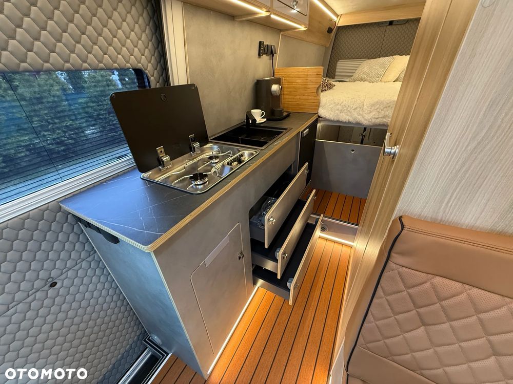 Mercedes-Benz Sprinter - 23