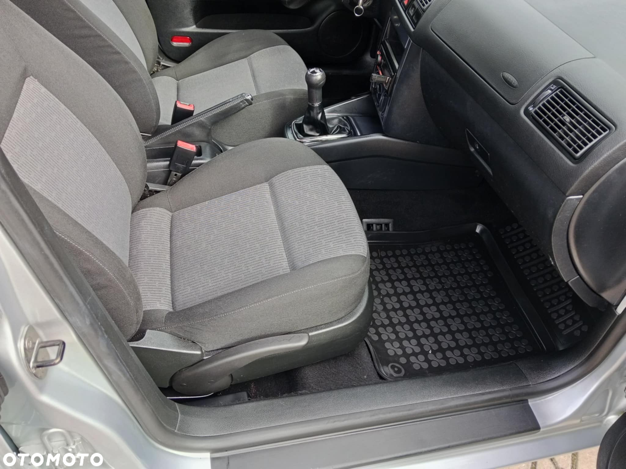 Volkswagen Golf - 17