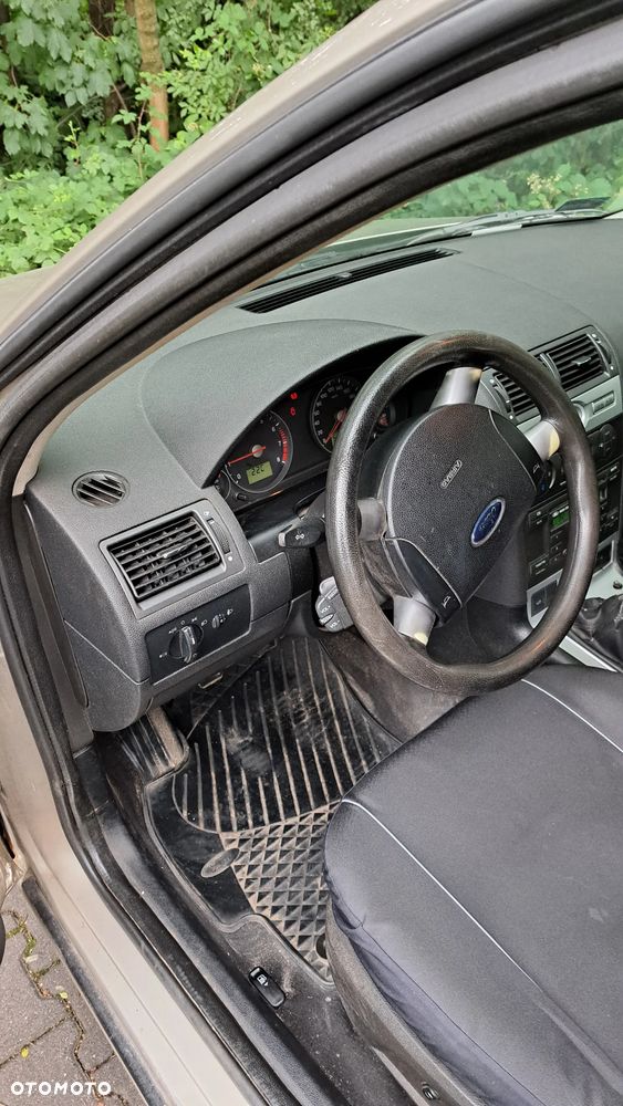 Ford Mondeo 1.8 Trend - 8