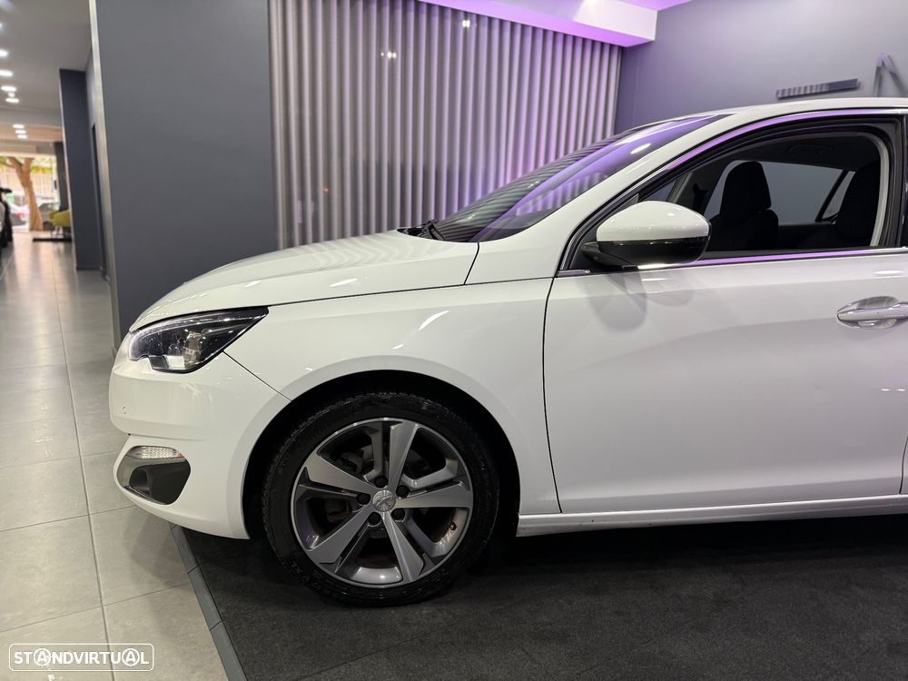 Peugeot 308 1.2 PureTech Allure Full LED - 17