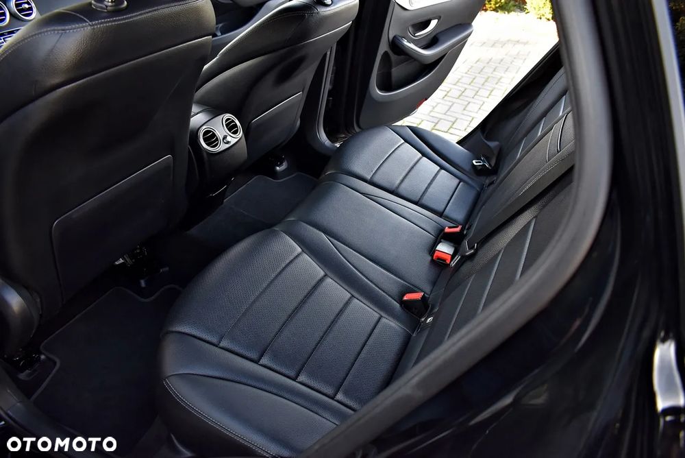 Mercedes-Benz GLC 300 de 4Matic 9G-TRONIC Exclusive - 9