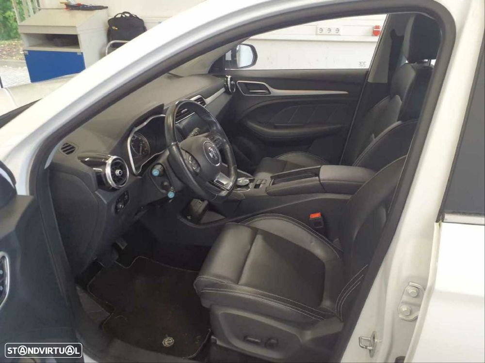 MG ZS EV 44.5 kWh Luxury - 12
