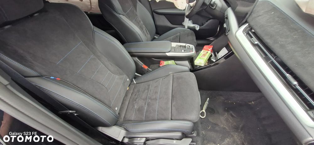 BMW iX1 eDrive20 66.5kWh M Sport - 24