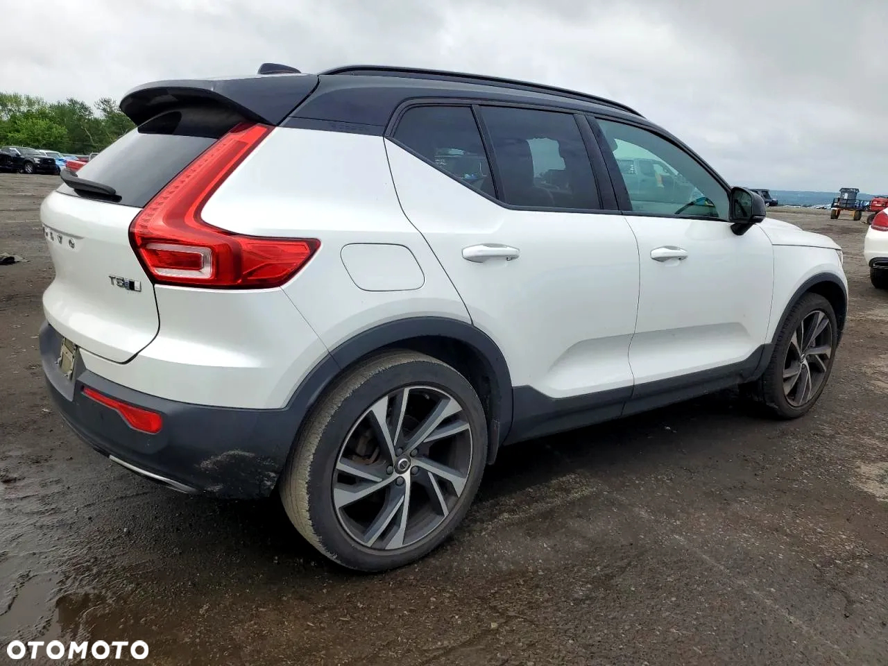 Volvo XC 40 T5 AWD R-Design - 4