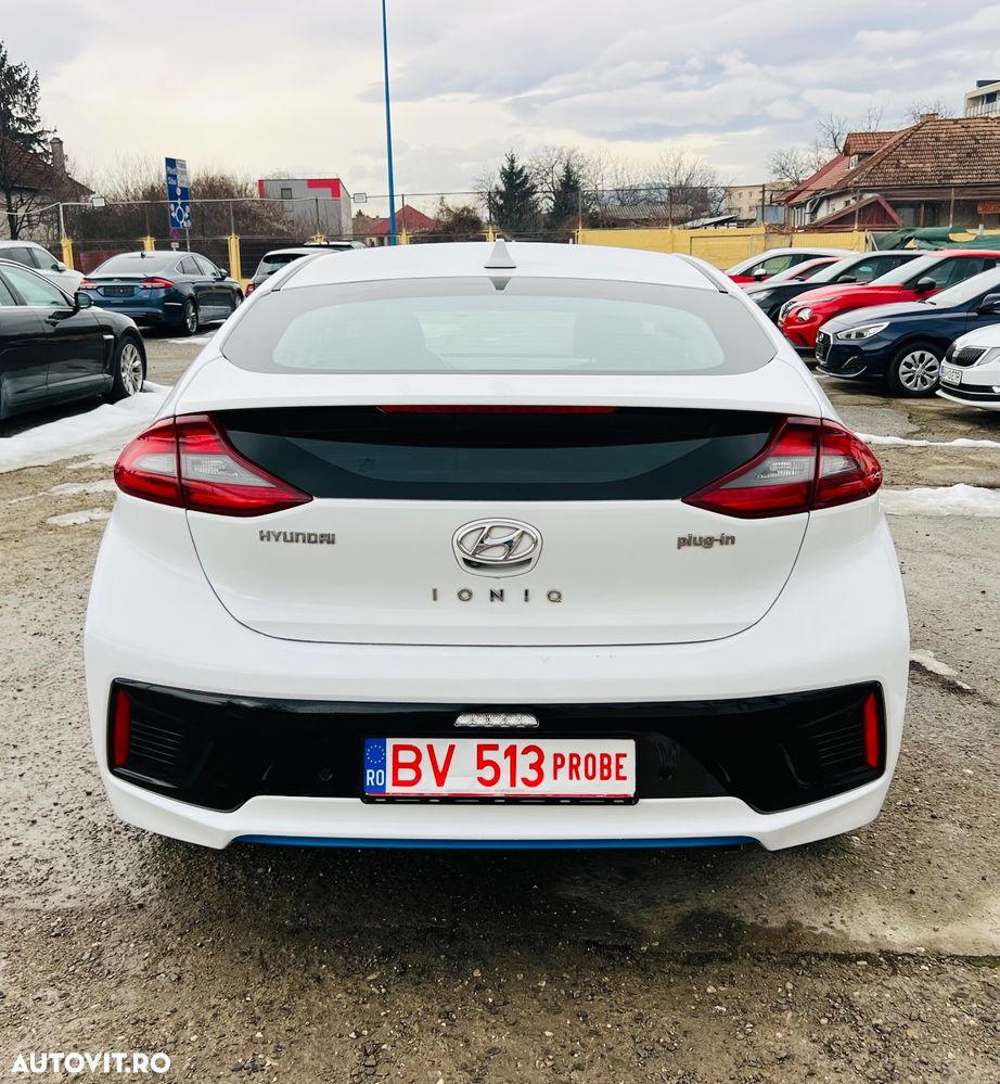 Hyundai IONIQ 1.6 GDI Premium - 32