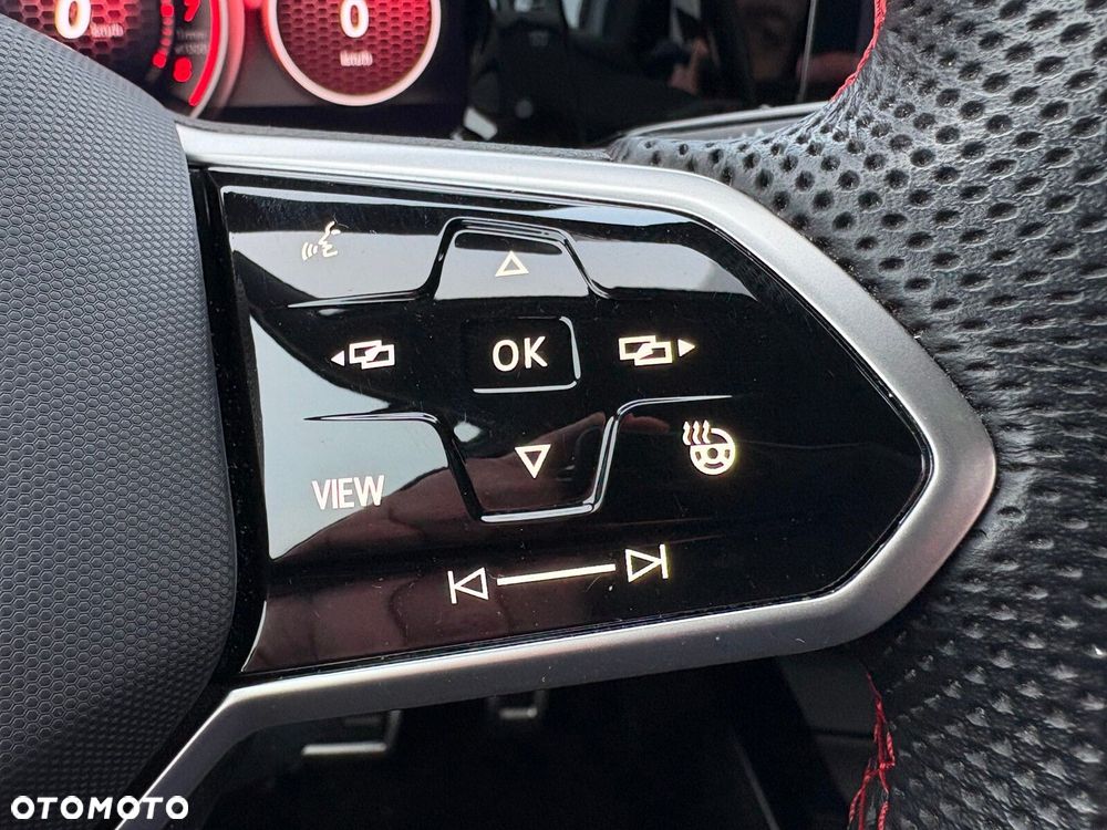 Volkswagen Golf - 25