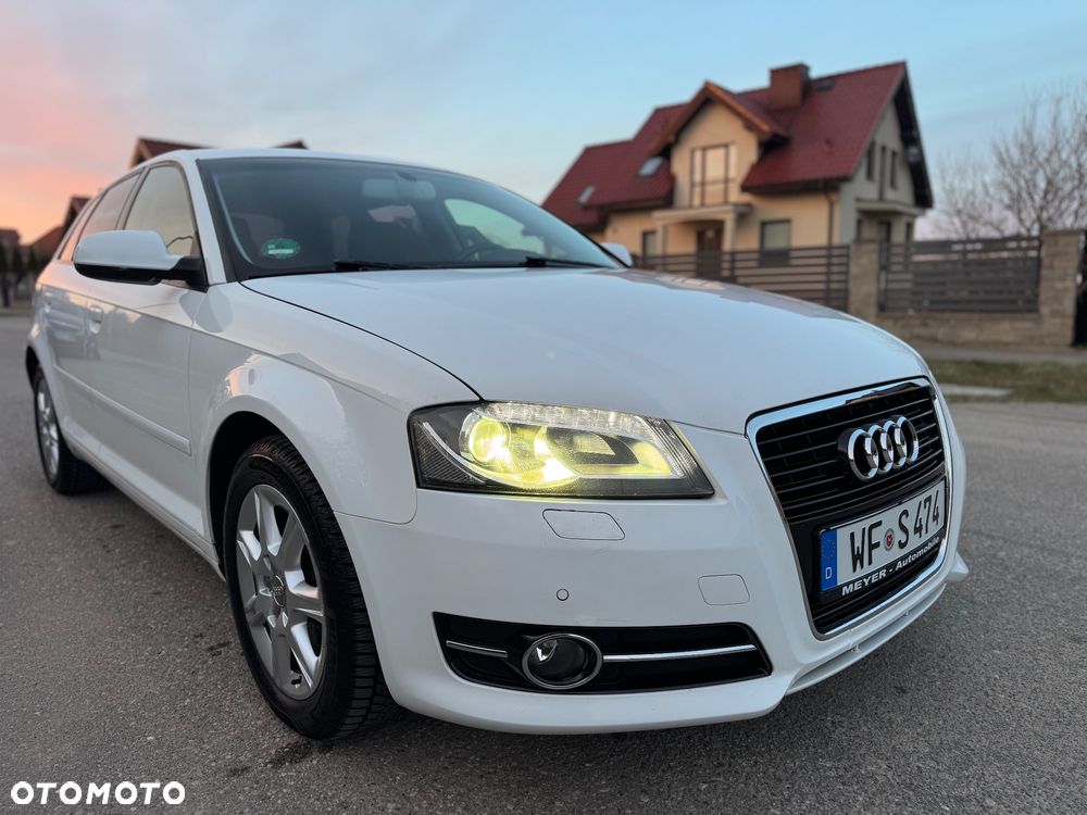 Audi A3 Sportback 2.0 TDI DPF S tronic S line Sportpaket - 2