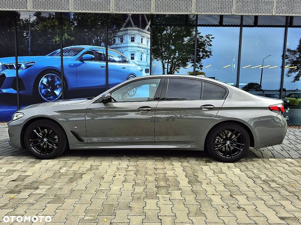 BMW Seria 5 520d xDrive - 15