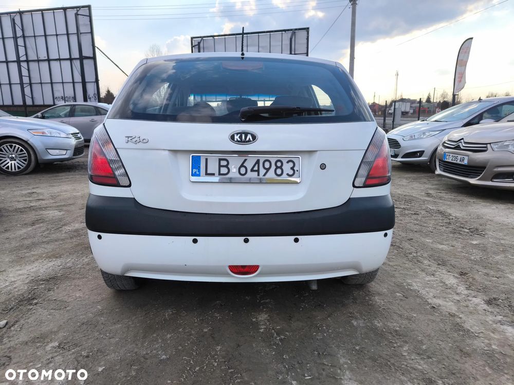 Kia Rio 1.4 EX - 11