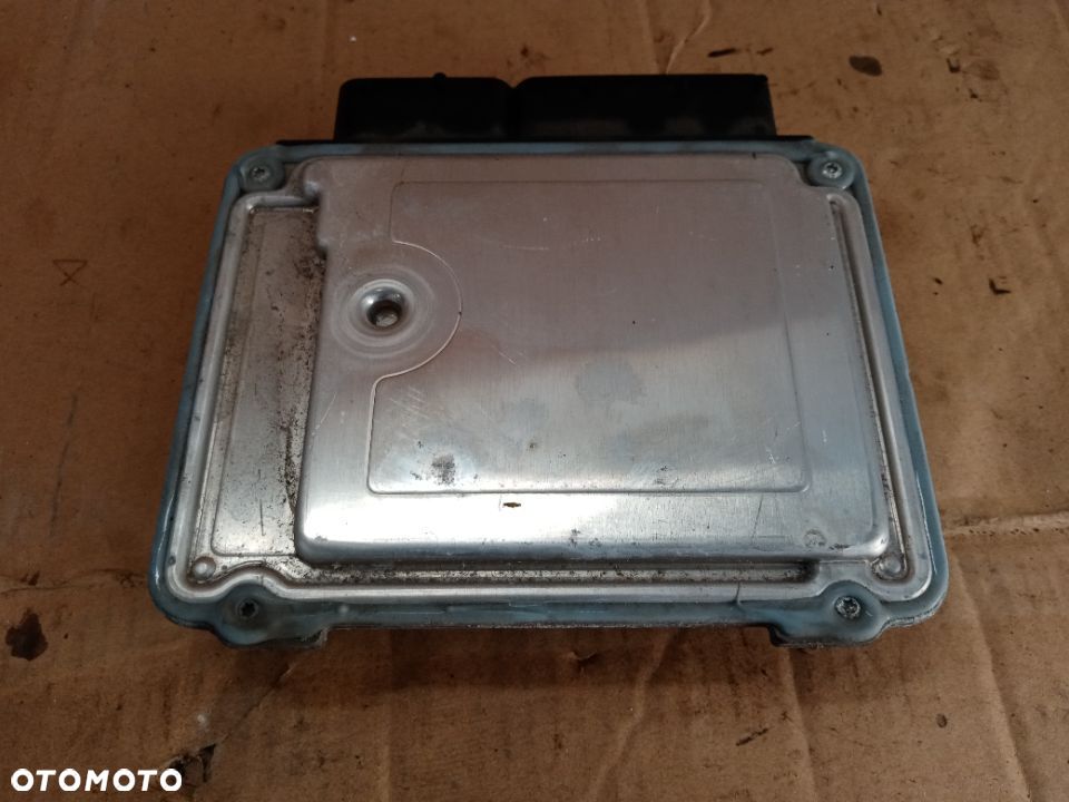 Komputer sterownik silnika VW Passat B6 03G906021AB - 2