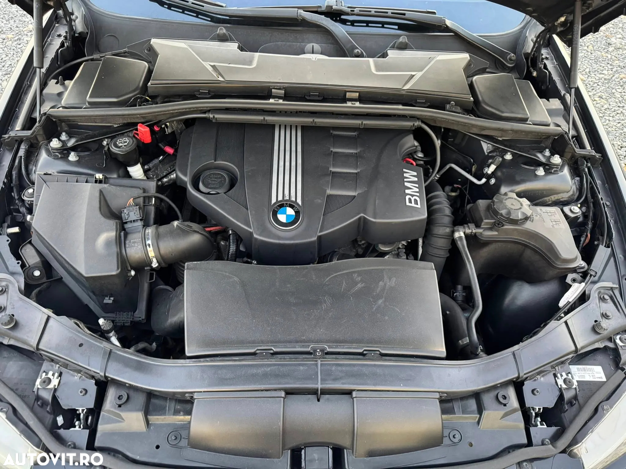 BMW Seria 3 318d Touring Luxury Line - 12