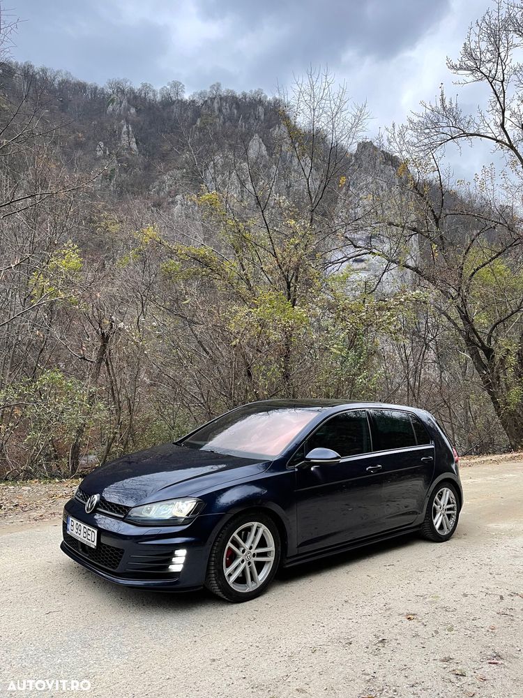 Volkswagen Golf 2.0 TDI DPF BMT GTD - 1