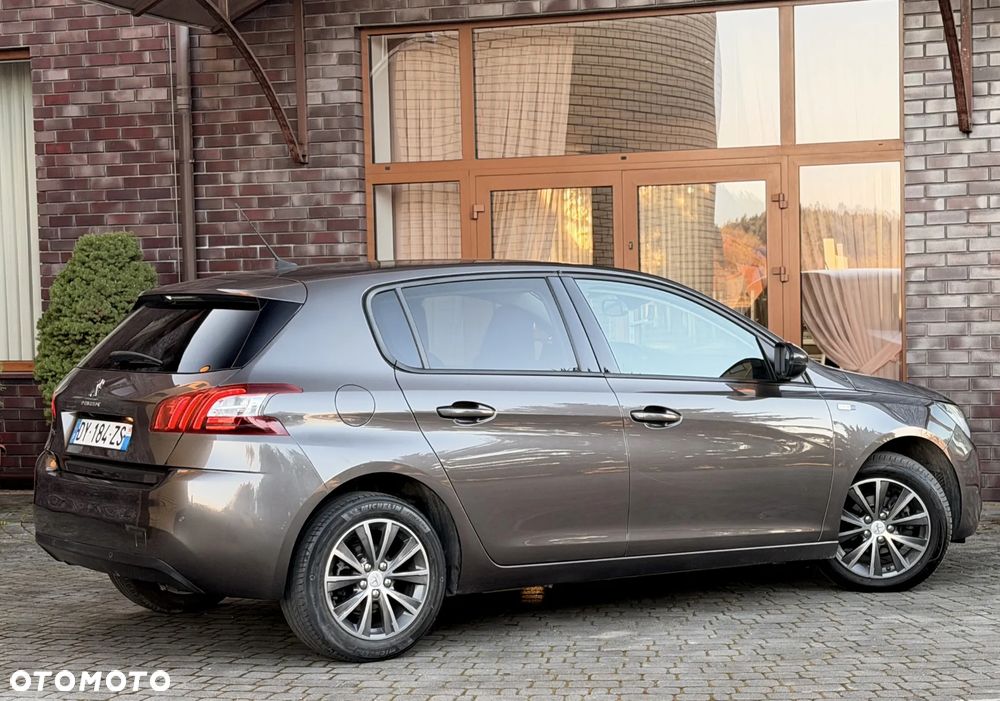 Peugeot 308 1.2 PureTech GPF Allure S&S - 23