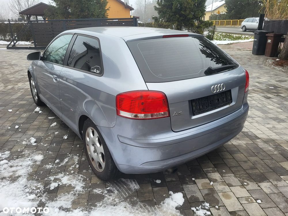 Audi A3 3-drzwiowe 1.6 Attraction - 14