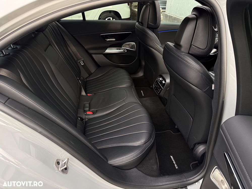 Mercedes-Benz E 220 d 4Matic 9G-TRONIC AMG Line NIGHT Edition - 27