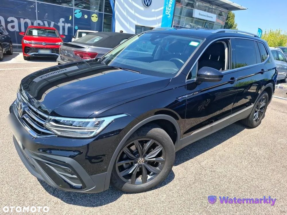 Volkswagen Tiguan - 1