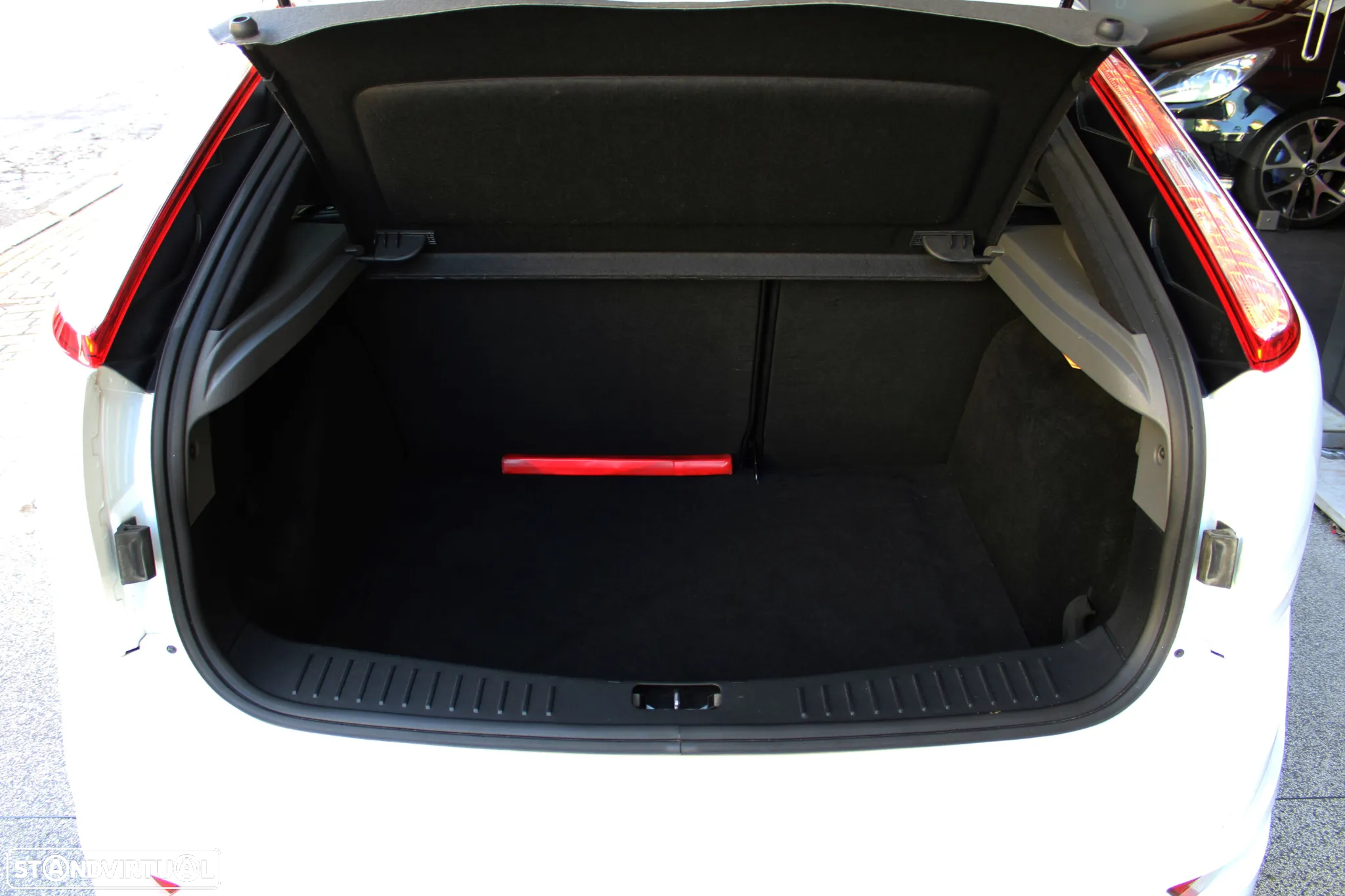 Ford Focus 2.5 T RS - 49
