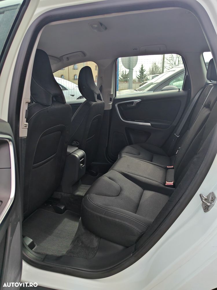 Volvo XC 60 D3 Geartronic Momentum - 9