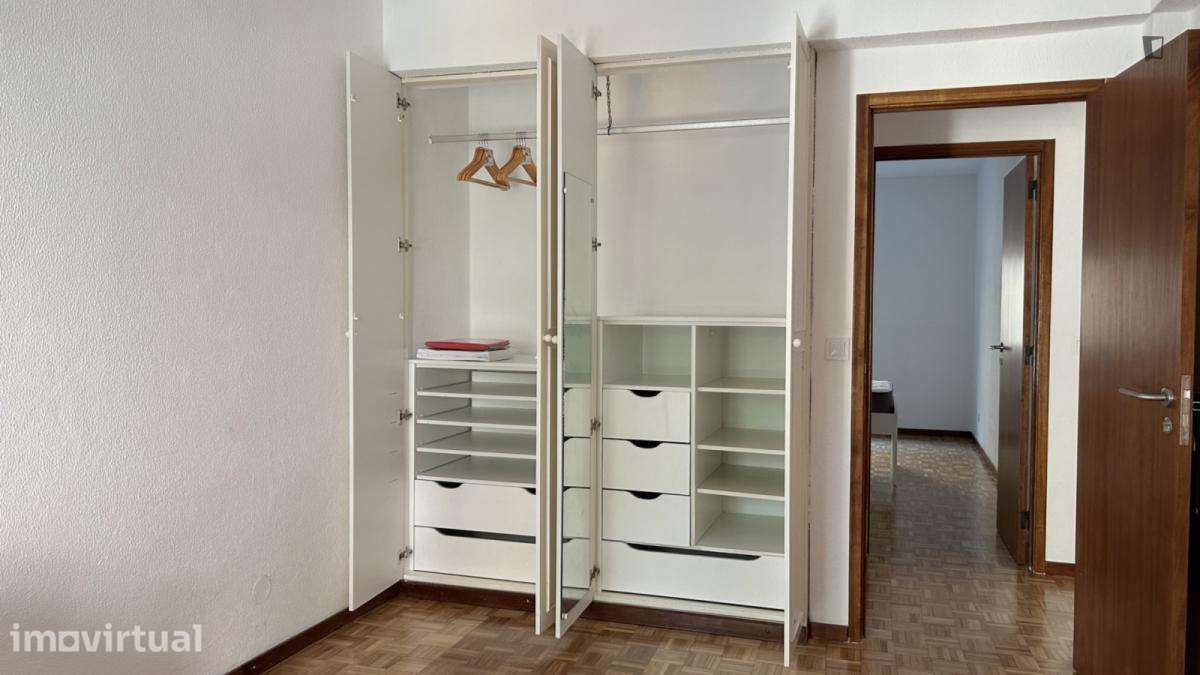 Quarto - localizado em Telheiras Lisbon - Grande imagem: 2/7