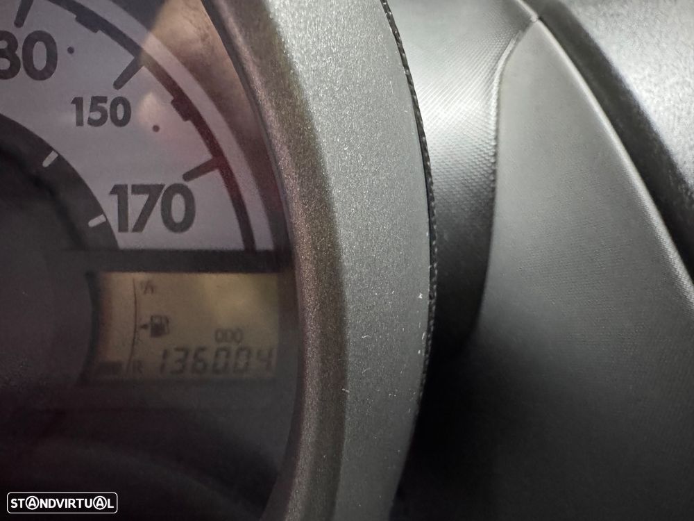 Peugeot 107 1.0 RC Line - 6