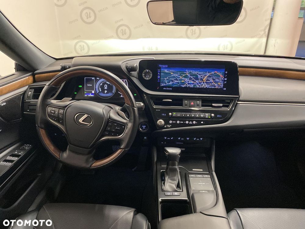 Lexus ES 300h Prestige - 3