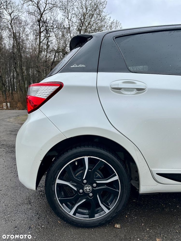 Toyota Yaris 1.5 Selection - 4